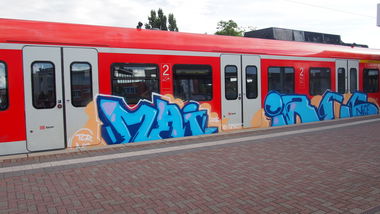 Graffiti Train in Köln - Photo by Ihrefeld1 - Mai, Ibes (2016)