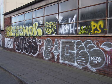 Graffiti Bombing in Köln - Photo by Ihrefeld1 - Zet, Semor, Tomes