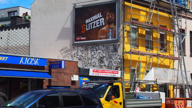 Graffiti Bombing in Köln - Photo by Ihrefeld1 - Peps