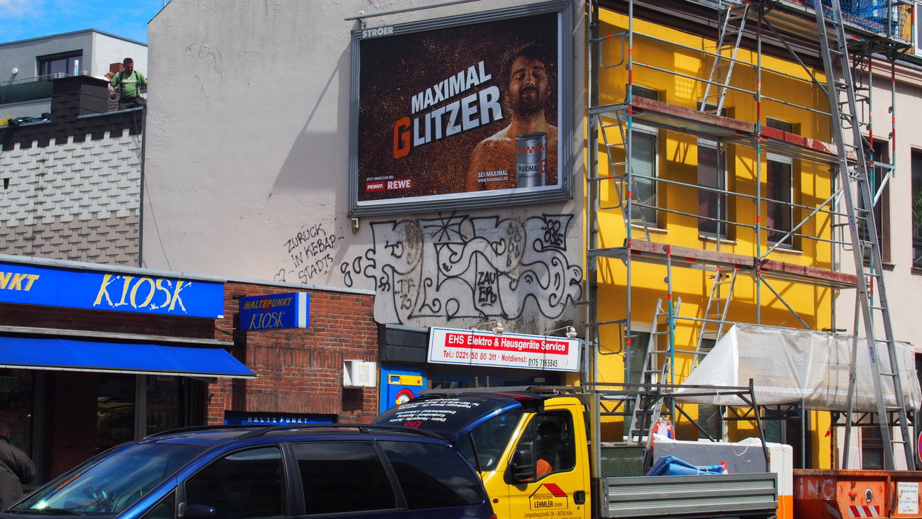 Graffiti Bombing in Köln - Photo by Ihrefeld1 - Peps