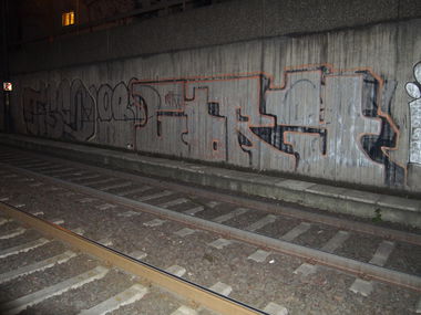 Graffiti Bombing in Köln - Photo by Ihrefeld1 - Tired, Gory