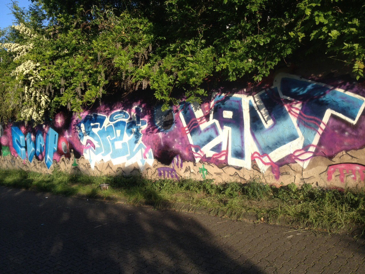 Graffiti Wall in Köln - Photo by Ihrefeld1 - Clap, Frei, Laut (2015)