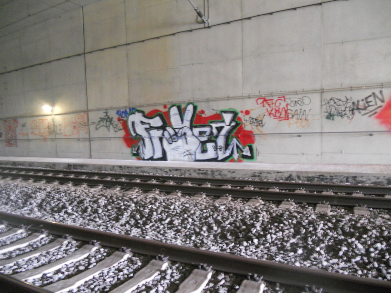 Graffiti Bombing in Köln - Photo by Ihrefeld1 - Frei (2015)