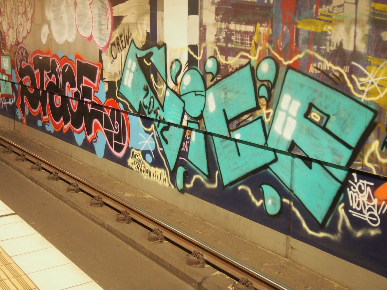 Graffiti Bombing in Köln - Photo by Ihrefeld1 - Stace, Nice