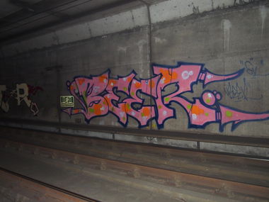 Graffiti Bombing in Köln - Photo by Ihrefeld1 - Beer