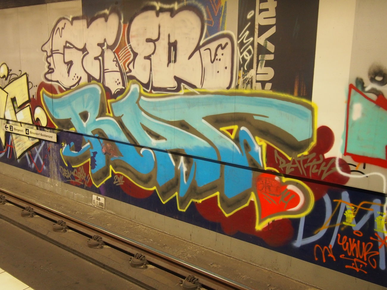 Graffiti Bombing in Köln - Photo by Ihrefeld1 - Rat, Geier