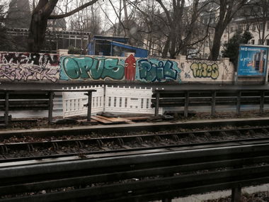Graffiti Bombing in Köln - Photo by Ihrefeld1 - Mean, Zwik, Opus