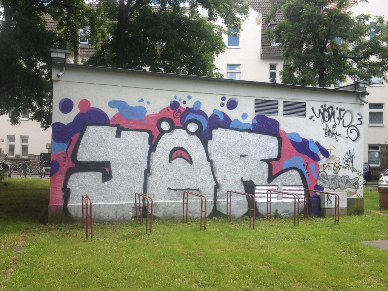 Graffiti Bombing in Köln - Photo by Ihrefeld1 - Yör