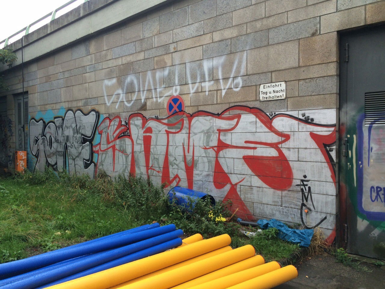 Graffiti Bombing in Köln - Photo by Ihrefeld1 - Sone, Same