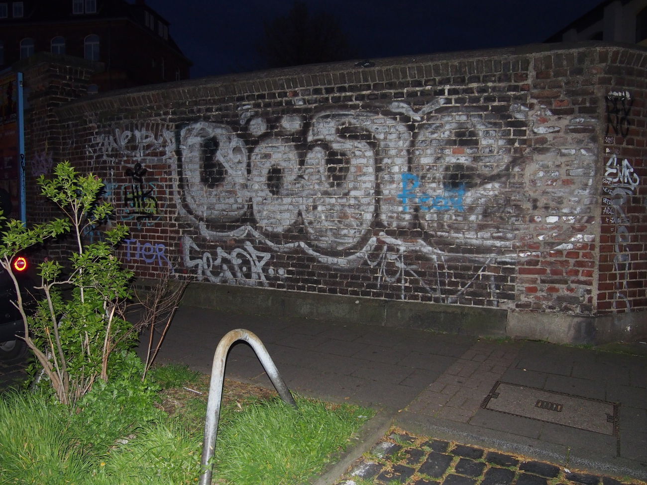 Graffiti Bombing in Köln - Photo by Ihrefeld1 - BÖSE