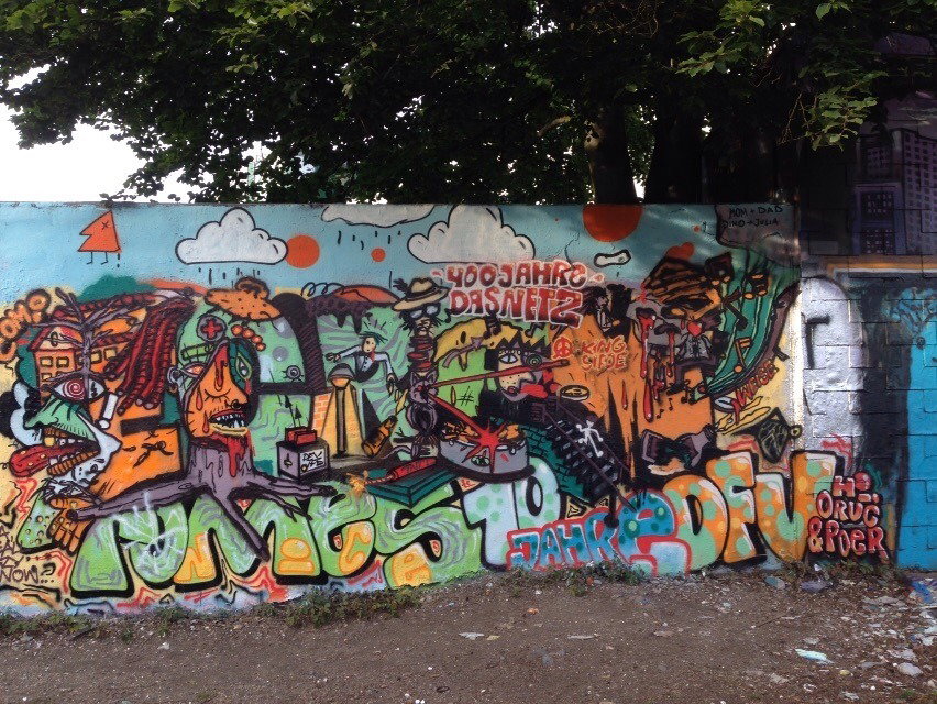 Graffiti Wall in Köln - Photo by Ihrefeld1 - Ecrem, Tomes, DFV (2015)