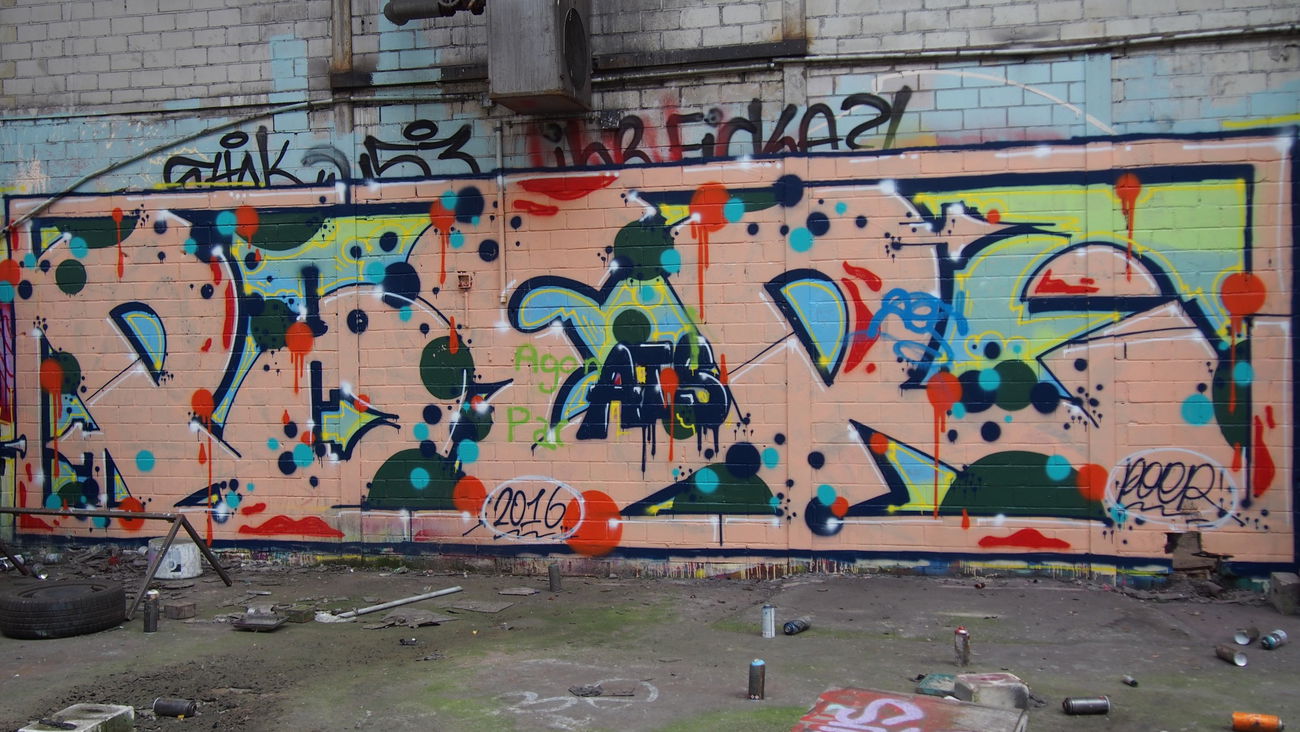 Graffiti Wall in Köln - Photo by Ihrefeld1 - Poer