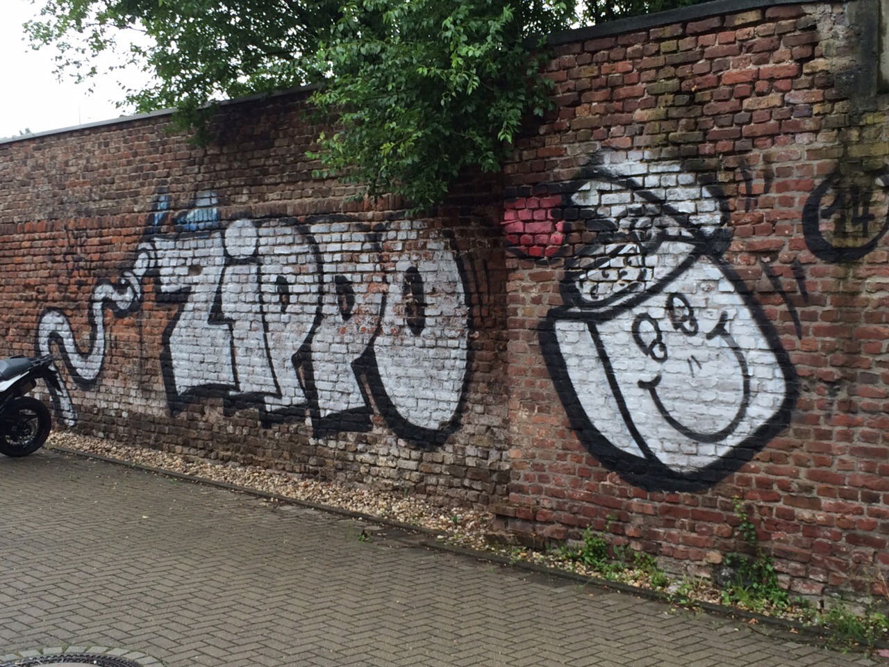 Graffiti Bombing in Köln - Photo by Ihrefeld1 - ZIPPO