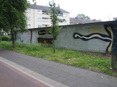 Graffiti Bombing in Köln - Photo by Ihrefeld1 - MPC (2002)