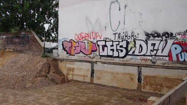 Graffiti Bombing in Köln - Photo by Ihrefeld1 - Vers, LHS, DFV