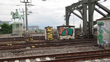 Graffiti Bombing in Köln - Photo by Ihrefeld1 - DFV, NC, Foim