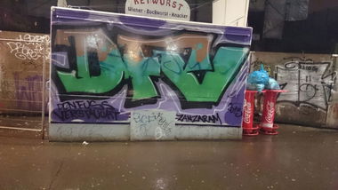Graffiti Bombing in Berlin - Photo by Ihrefeld1 - DFV