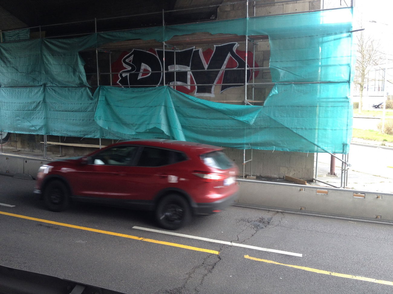 Graffiti Bombing in Köln - Photo by Ihrefeld1 - DFV