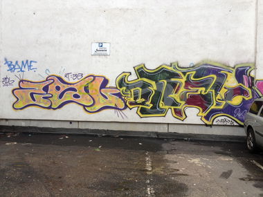 Graffiti Bombing in Köln - Photo by Ihrefeld1 - Zol, Drek, XT