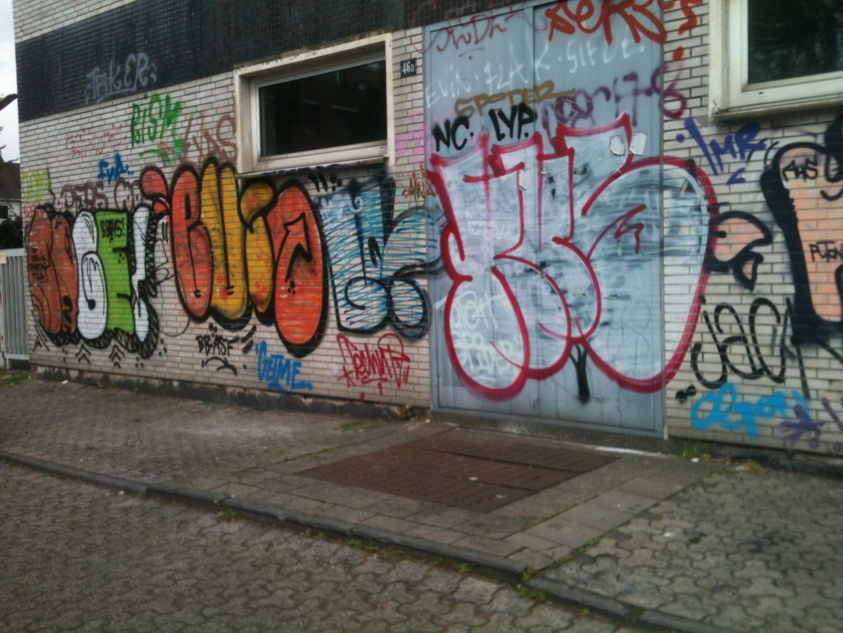 Graffiti Bombing in Köln - Photo by Ihrefeld1 - Cage, Evin, KVS