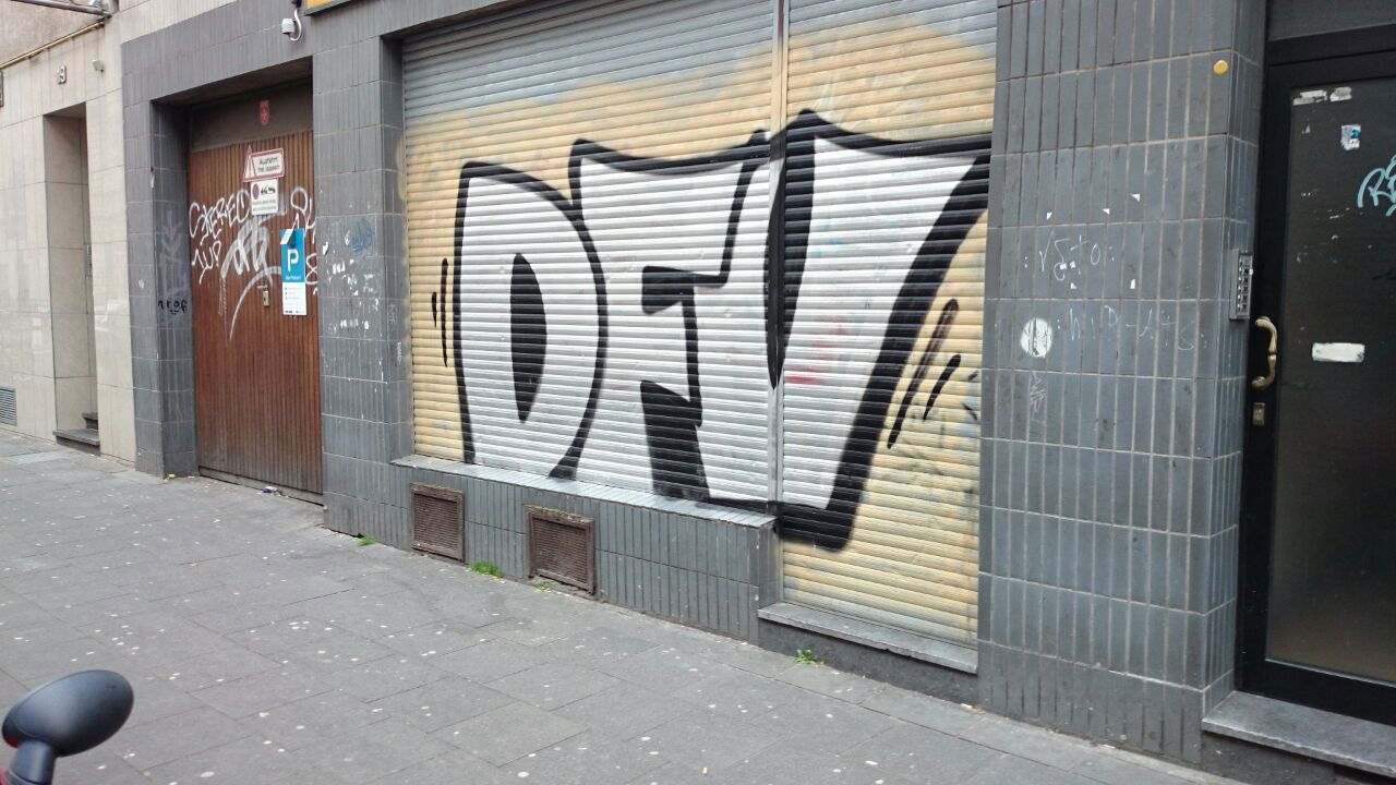 Graffiti Bombing in Köln - Photo by Ihrefeld1 - DFV