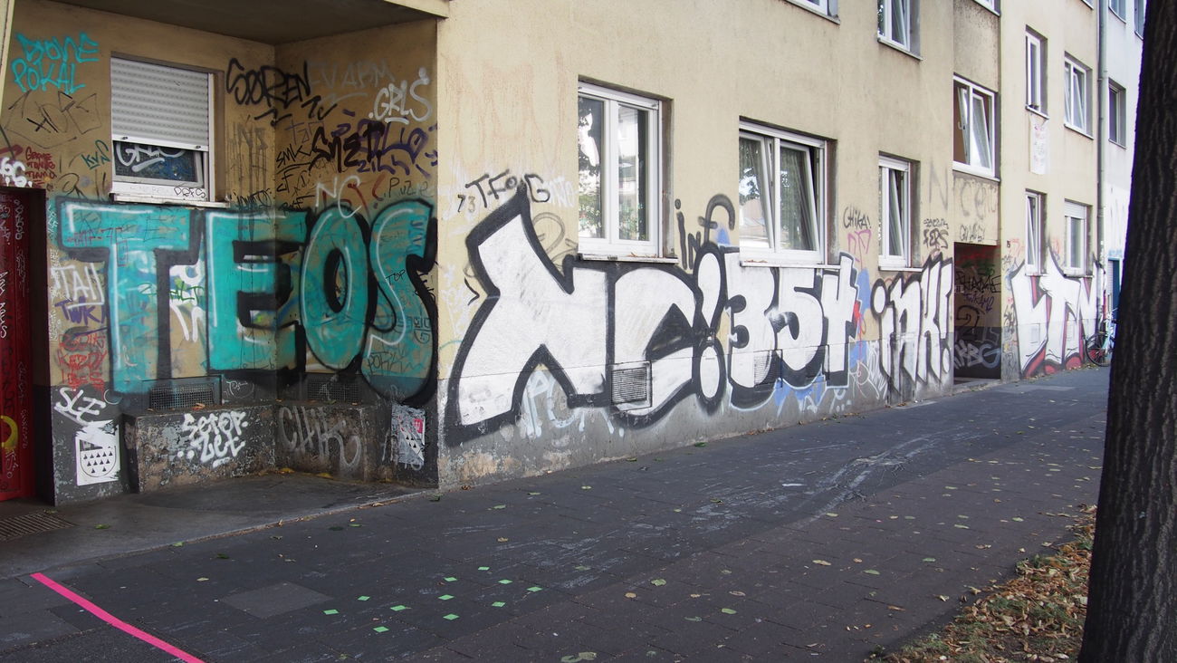 Graffiti Bombing in Köln - Photo by Ihrefeld1 - Teos, NC, 354