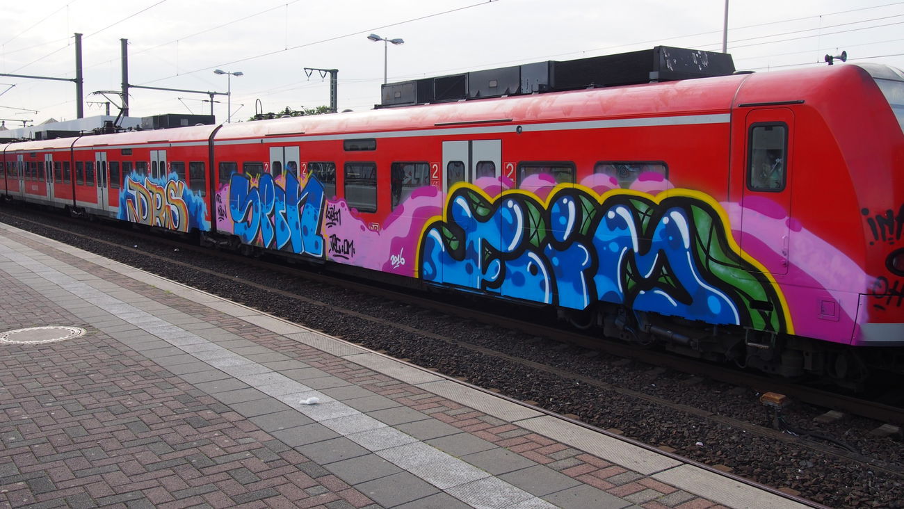 Graffiti Train in Köln - Photo by Ihrefeld1 - DRS, Spin, Foim (2016)