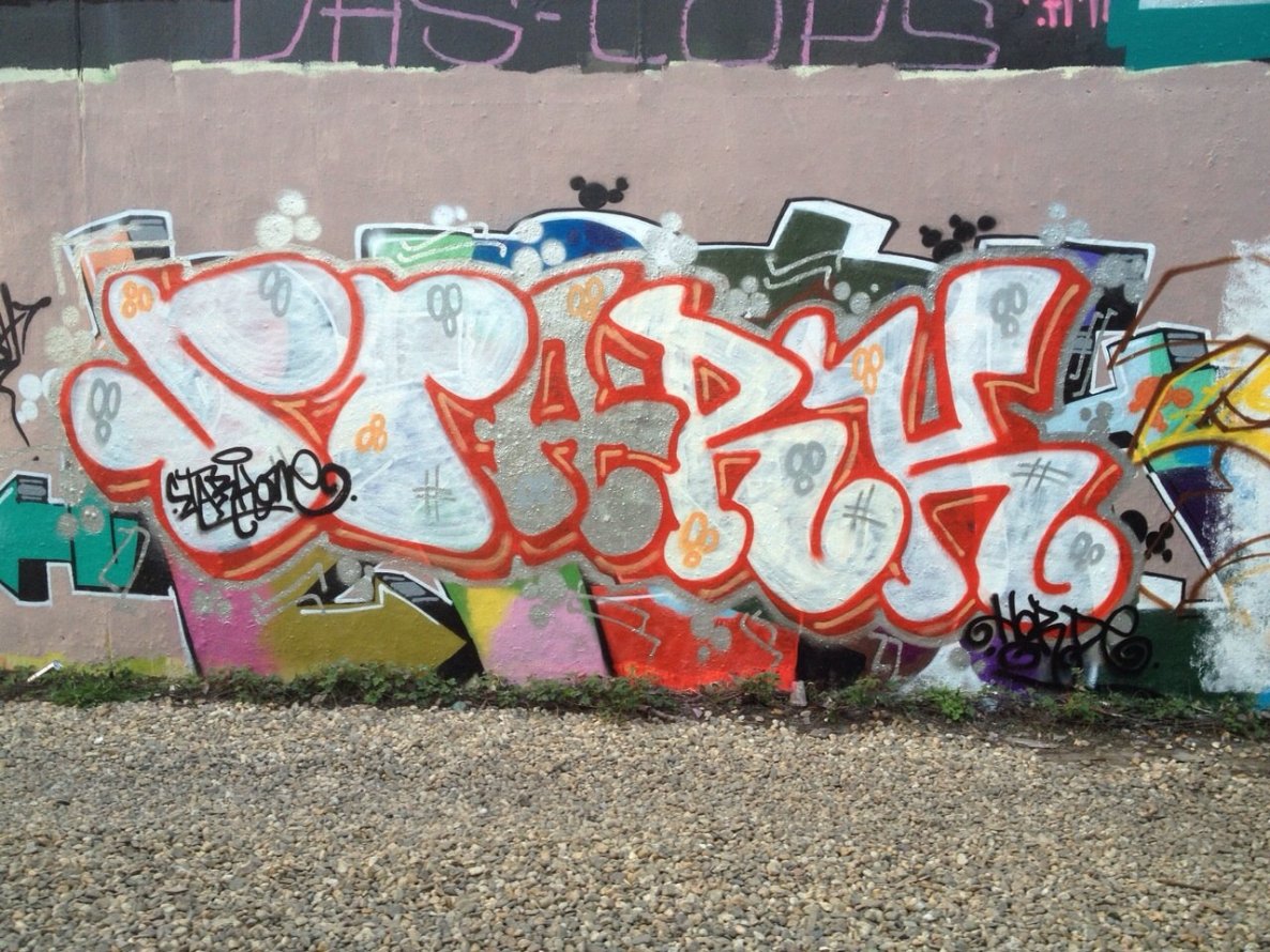 Graffiti Bombing in Köln - Photo by Ihrefeld1 - Stark (2015)