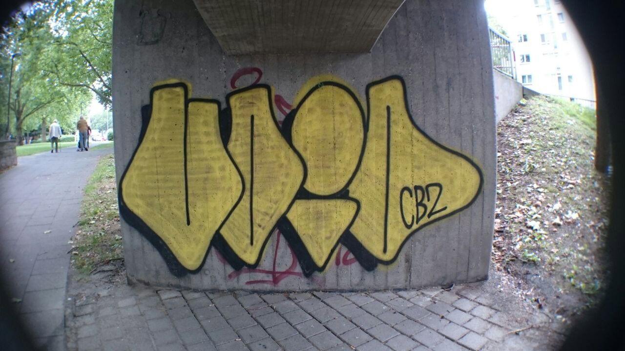 Graffiti Bombing in Köln - Photo by Ihrefeld1 - Void