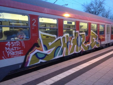 Graffiti Train in Köln - Photo by Ihrefeld1 - Share
