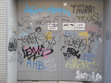 Graffiti Bombing - Photo by Ihrefeld1 - HORDE, 1.FC, Köln