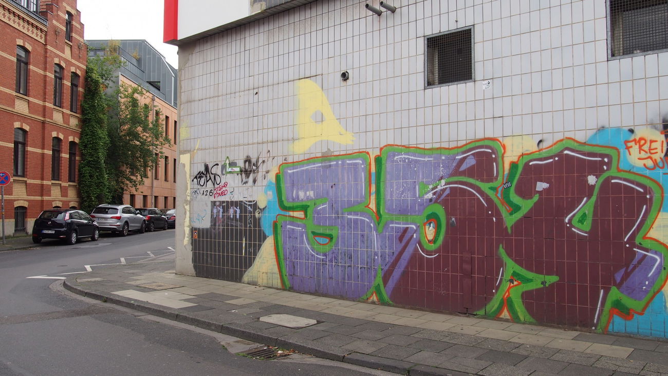 Graffiti Bombing in Köln - Photo by Ihrefeld1 - 354