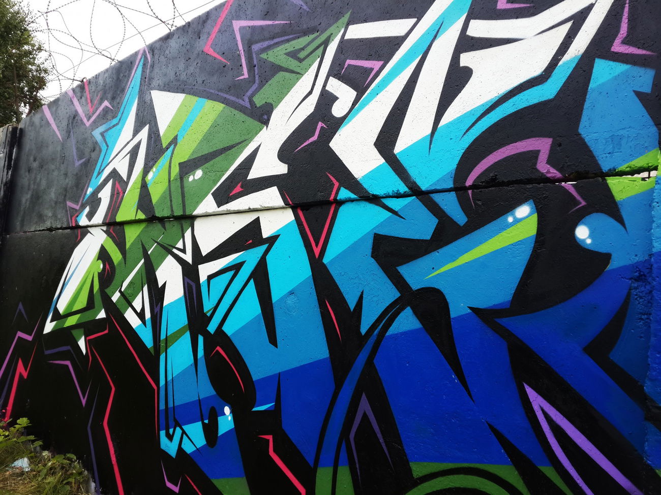 Graffiti Wall - Photo by Iksent - sketches, graffiti, iksent (2015)