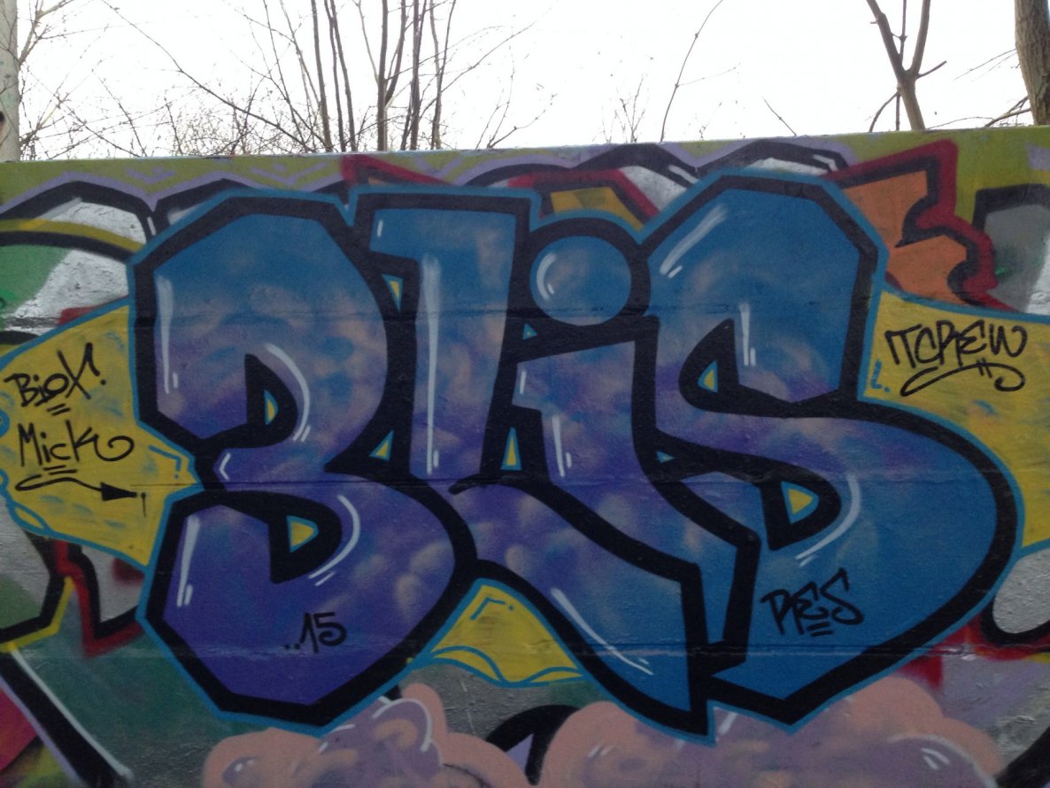 Graffiti Wall - Photo by Ilovemilf193