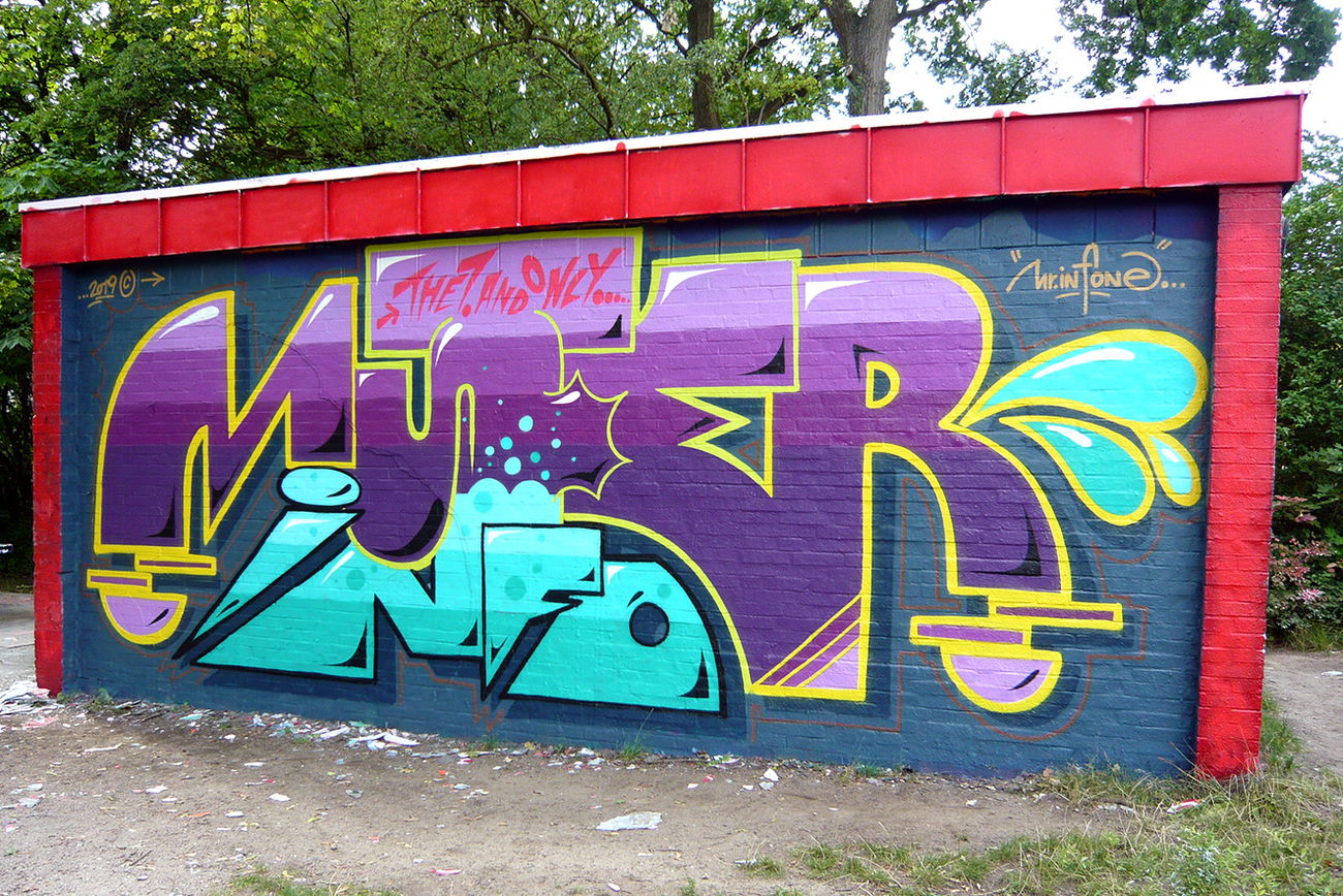 Graffiti Wall - Photo by Info