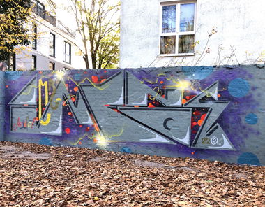 Graffiti Wall - Photo by Info