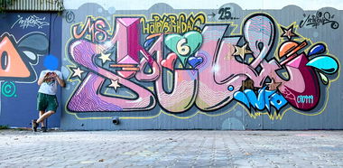 Graffiti Wall - Photo by Info