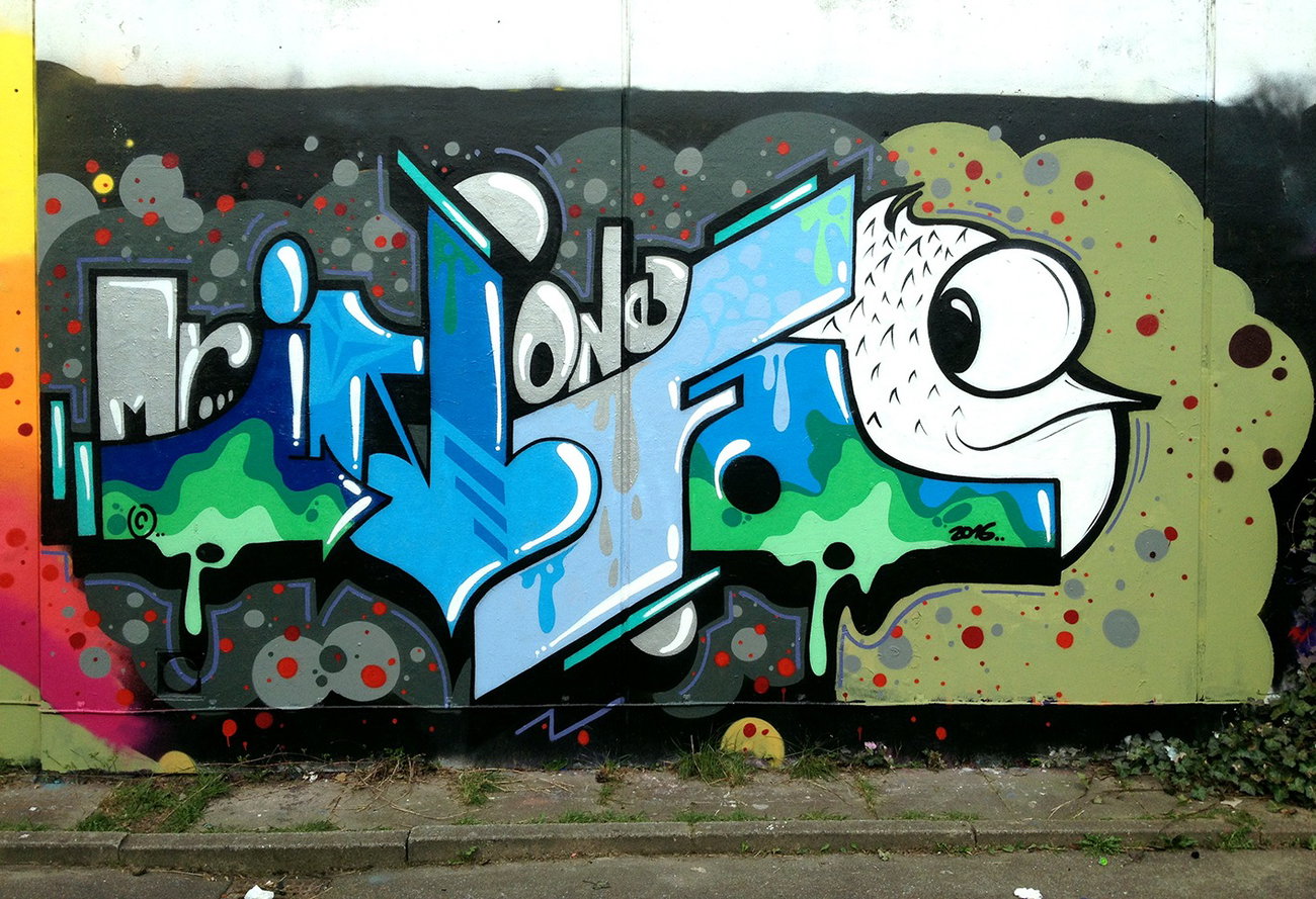 Graffiti Wall - Photo by Info