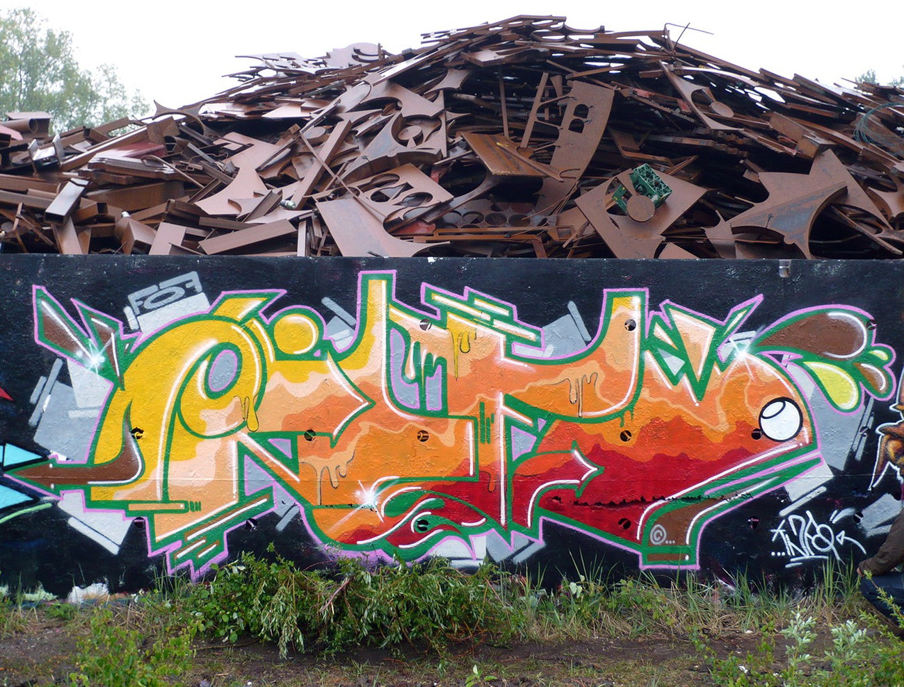 Graffiti Wall - Photo by Info - Mr.Info
