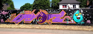 Graffiti Wall - Photo by Info