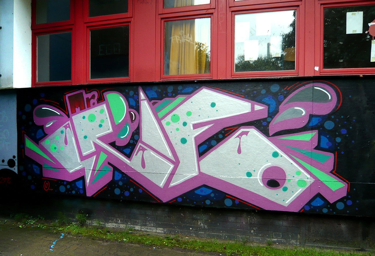 Graffiti Wall - Photo by Info