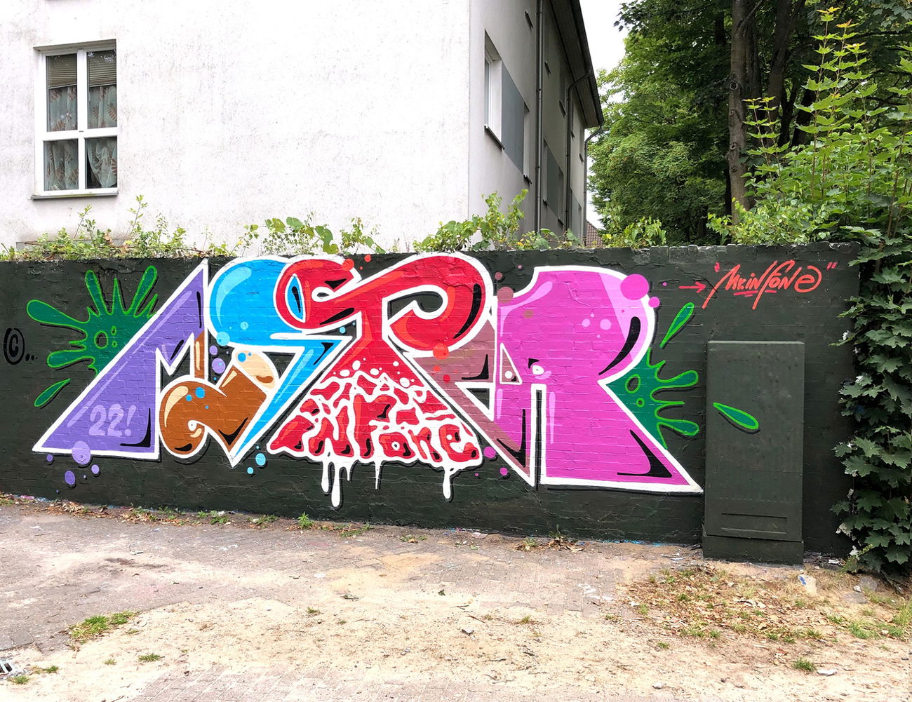 Graffiti Wall - Photo by Info