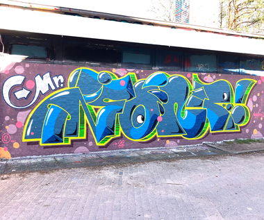 Graffiti Wall - Photo by Info