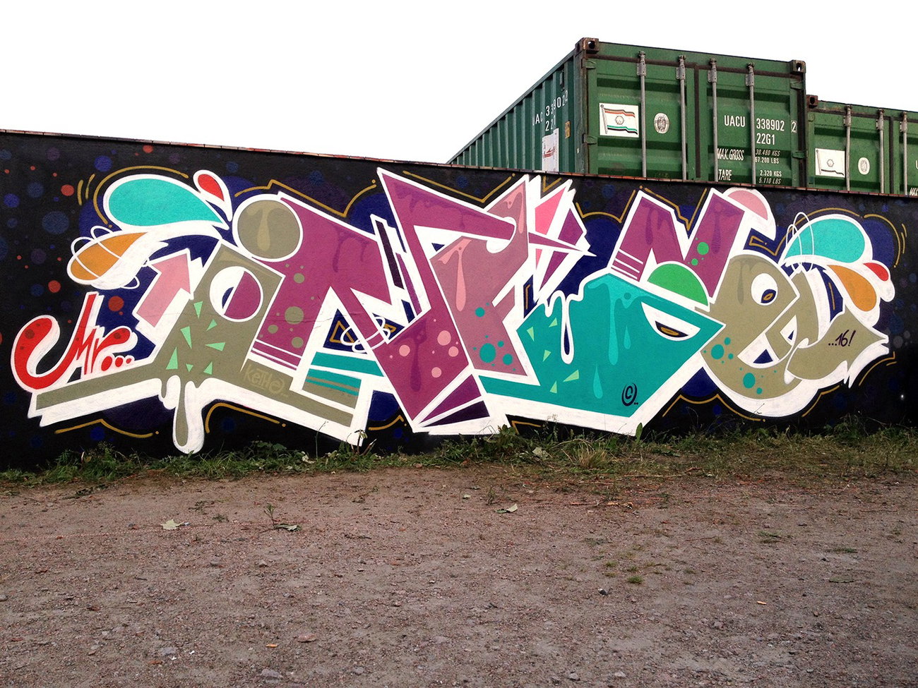 Graffiti Wall - Photo by Info