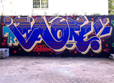 Graffiti Wall - Photo by Info