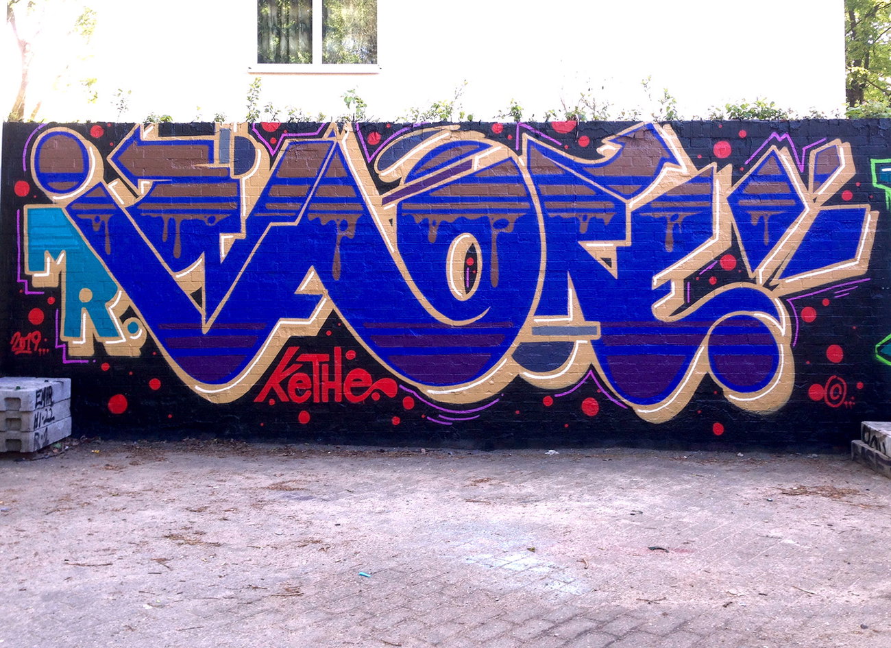 Graffiti Wall - Photo by Info