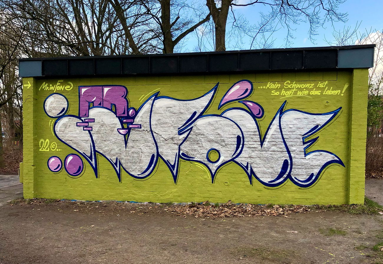 Graffiti Wall - Photo by Info