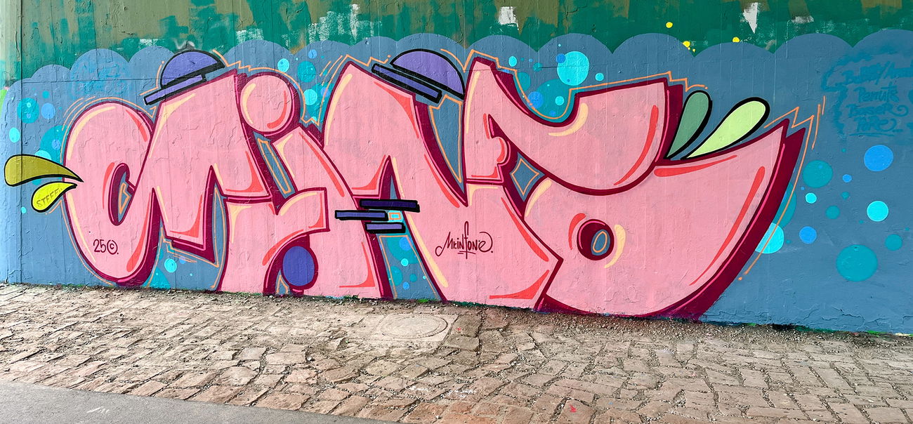 Graffiti Wall - Photo by Info