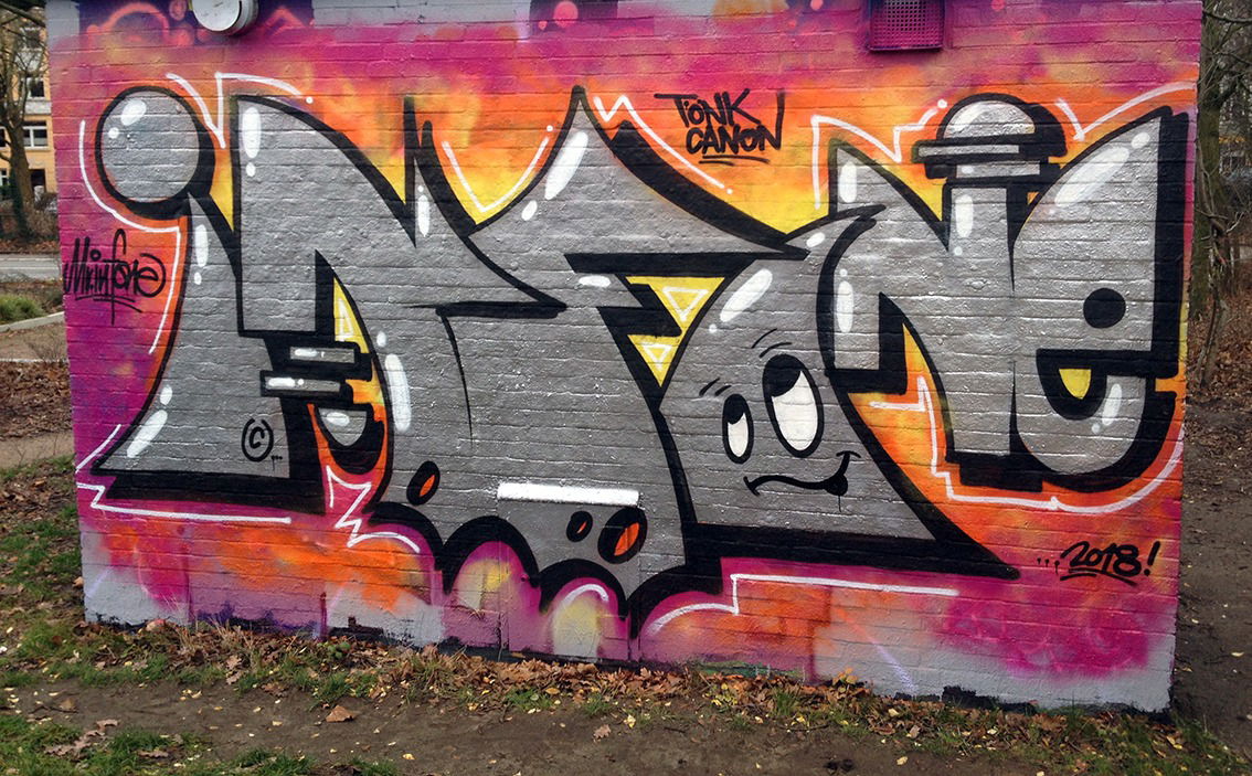 Graffiti Wall - Photo by Info