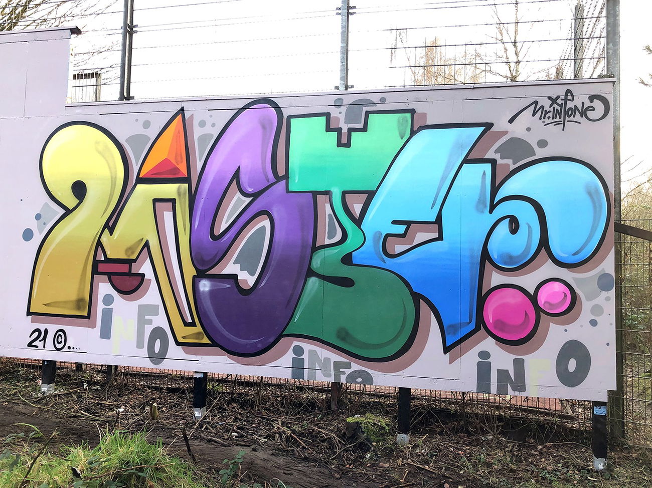 Graffiti Wall - Photo by Info